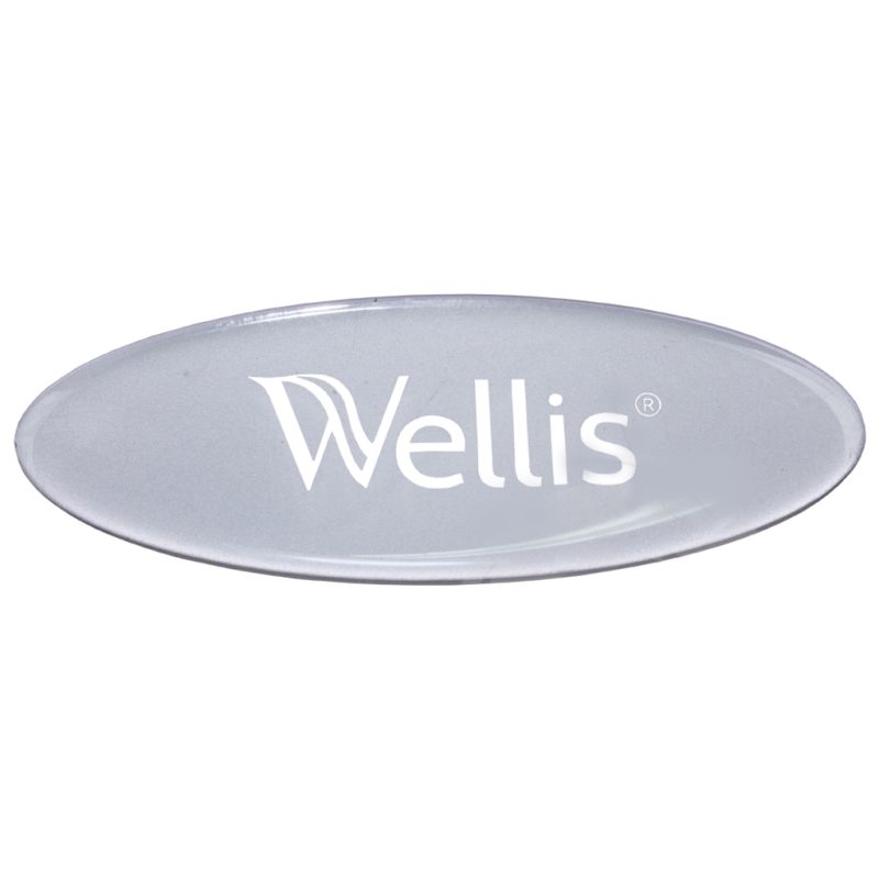 Wkładka z logo Wellis [AC-WE039], model AF00039, wymiary 148 x 56 x 3,5 mm, szara, kompatybilna z wybranymi zagłówkami Wellis, odporna na temperaturę do 50°C, dostępna na wannyspaogrodowe.pl